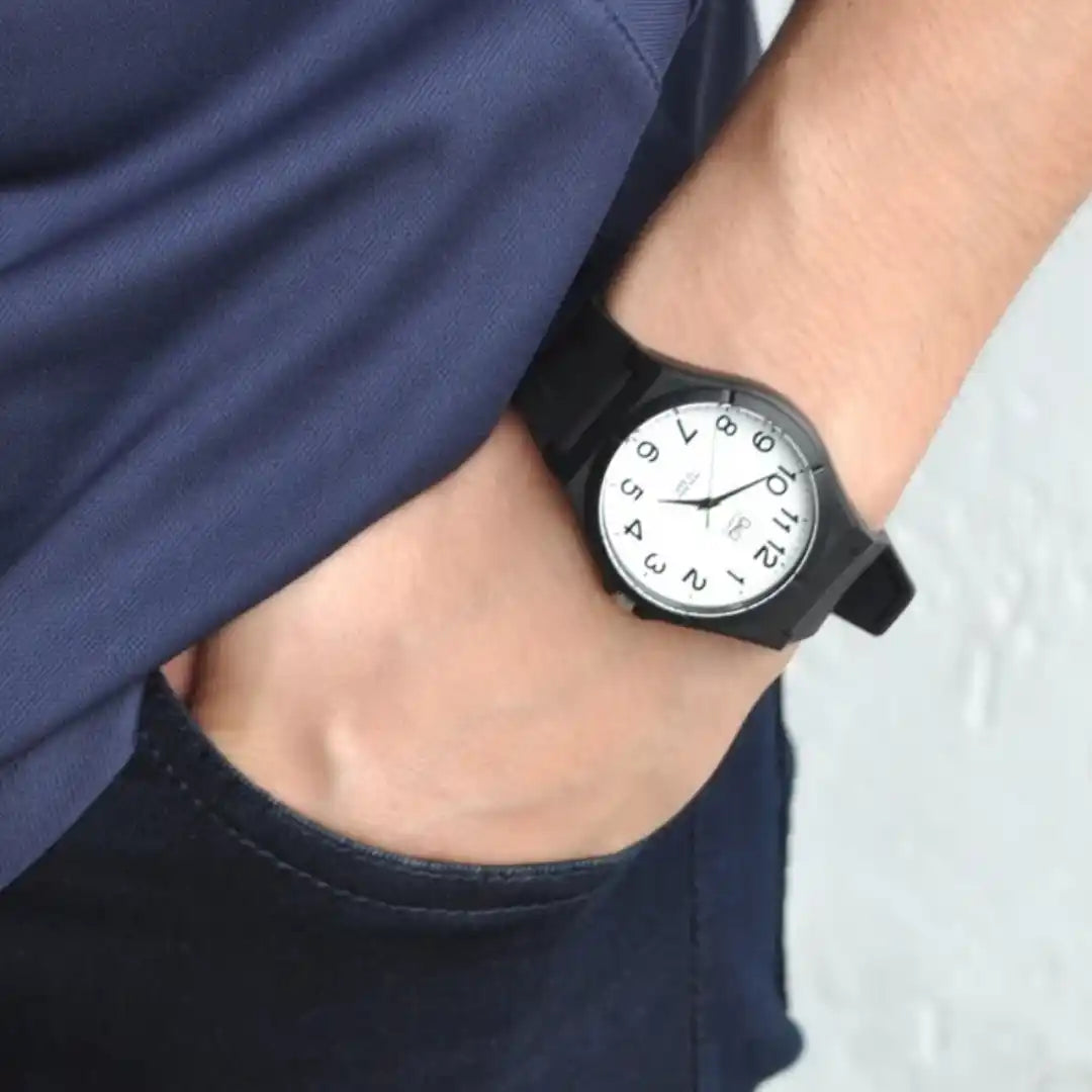 Q&Q VQ66J004Y Men's Analog Watch