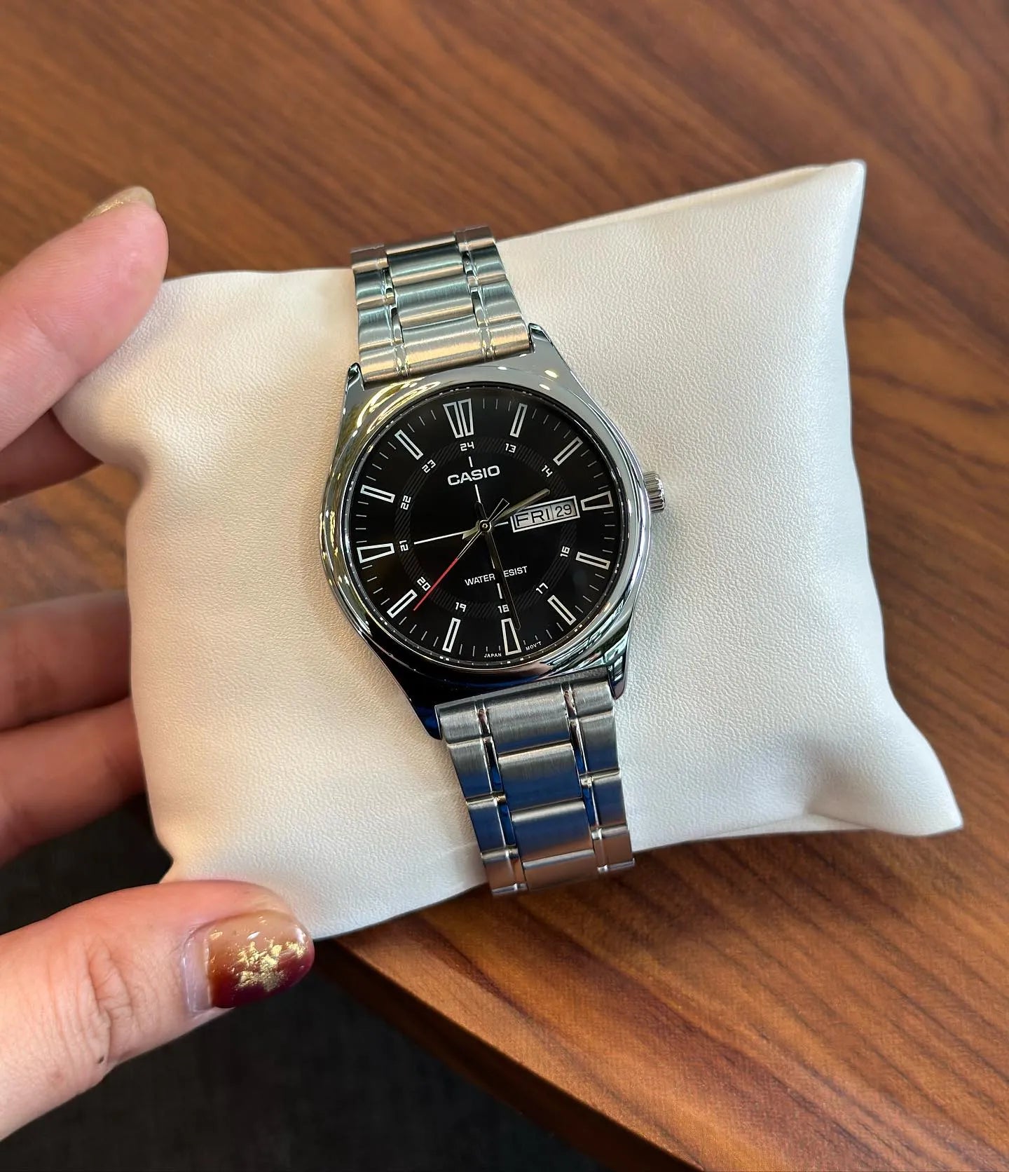 Casio MTP-V006D-1C Men Day-Date Watch