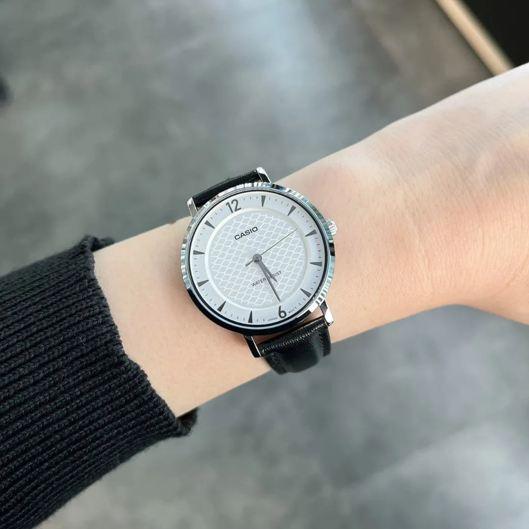 Casio LTP-VT04L-7A2 Women Watch