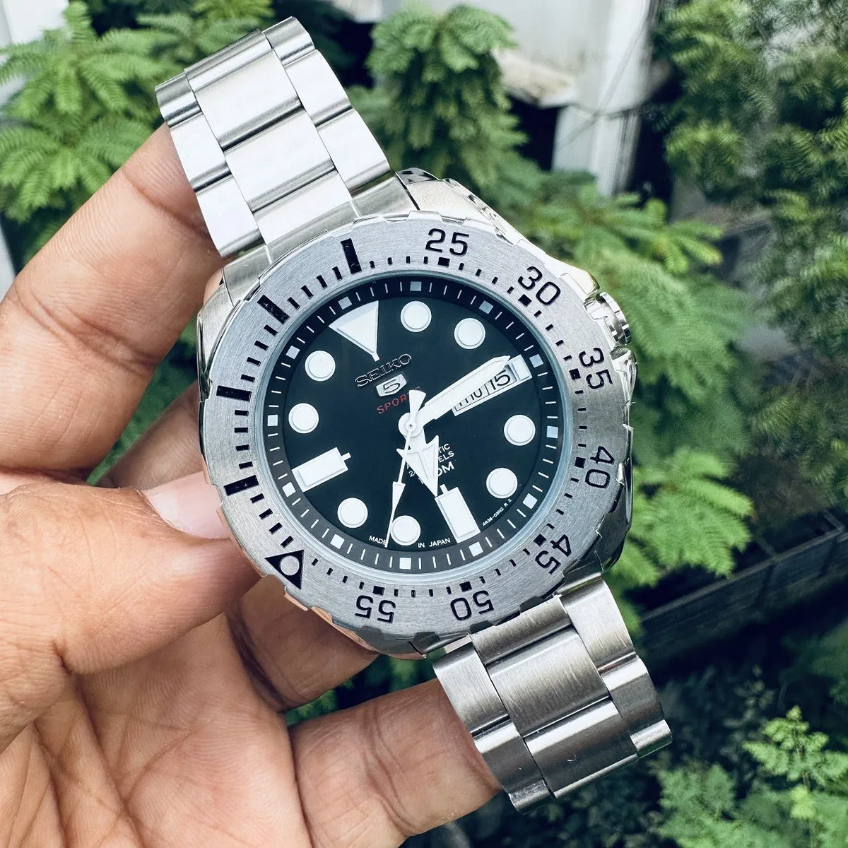 SEIKO 5 SRP599J1 Automatic 24 Jewels Men Sports Watch