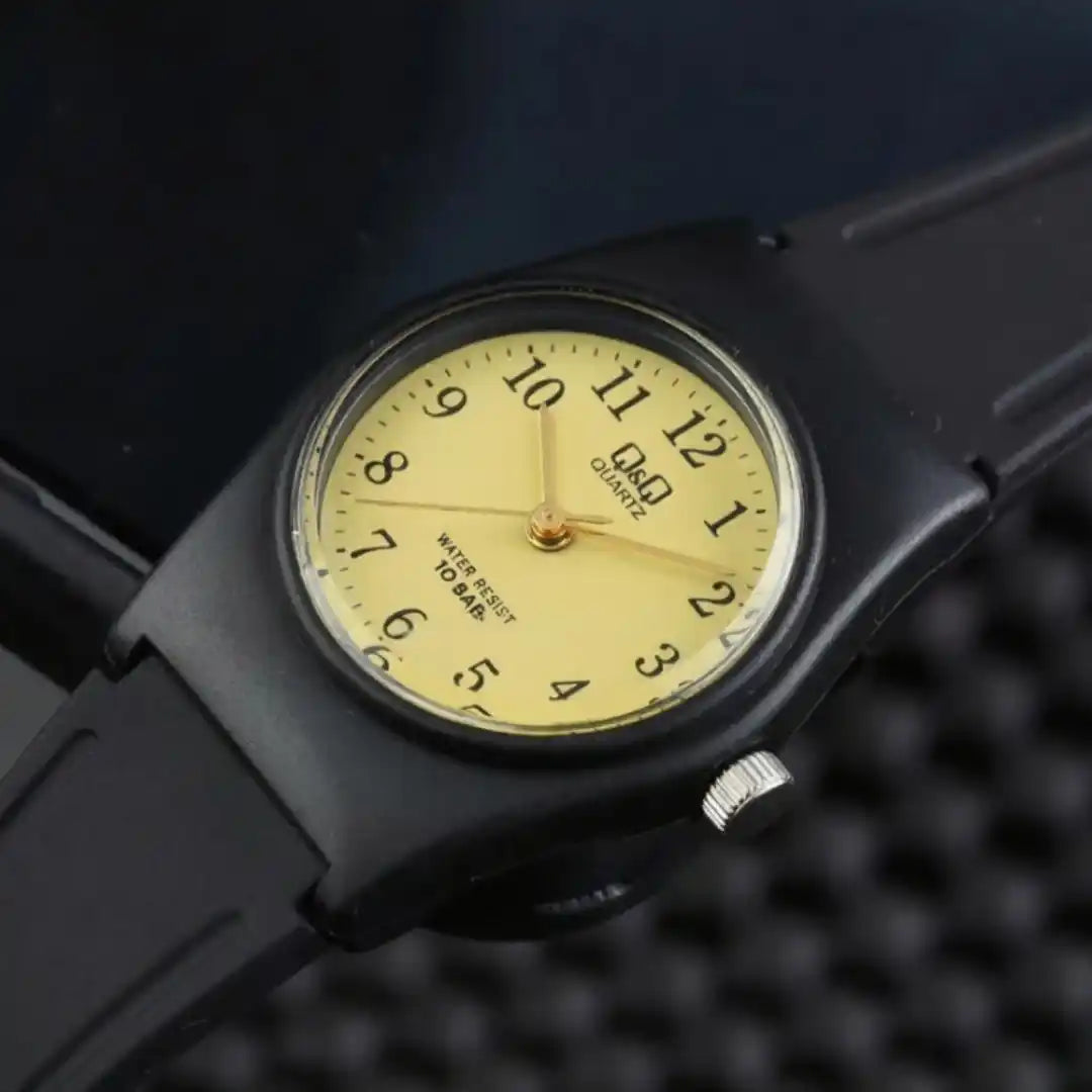 Q&Q VP35J001Y Women's Analog Casual Watch