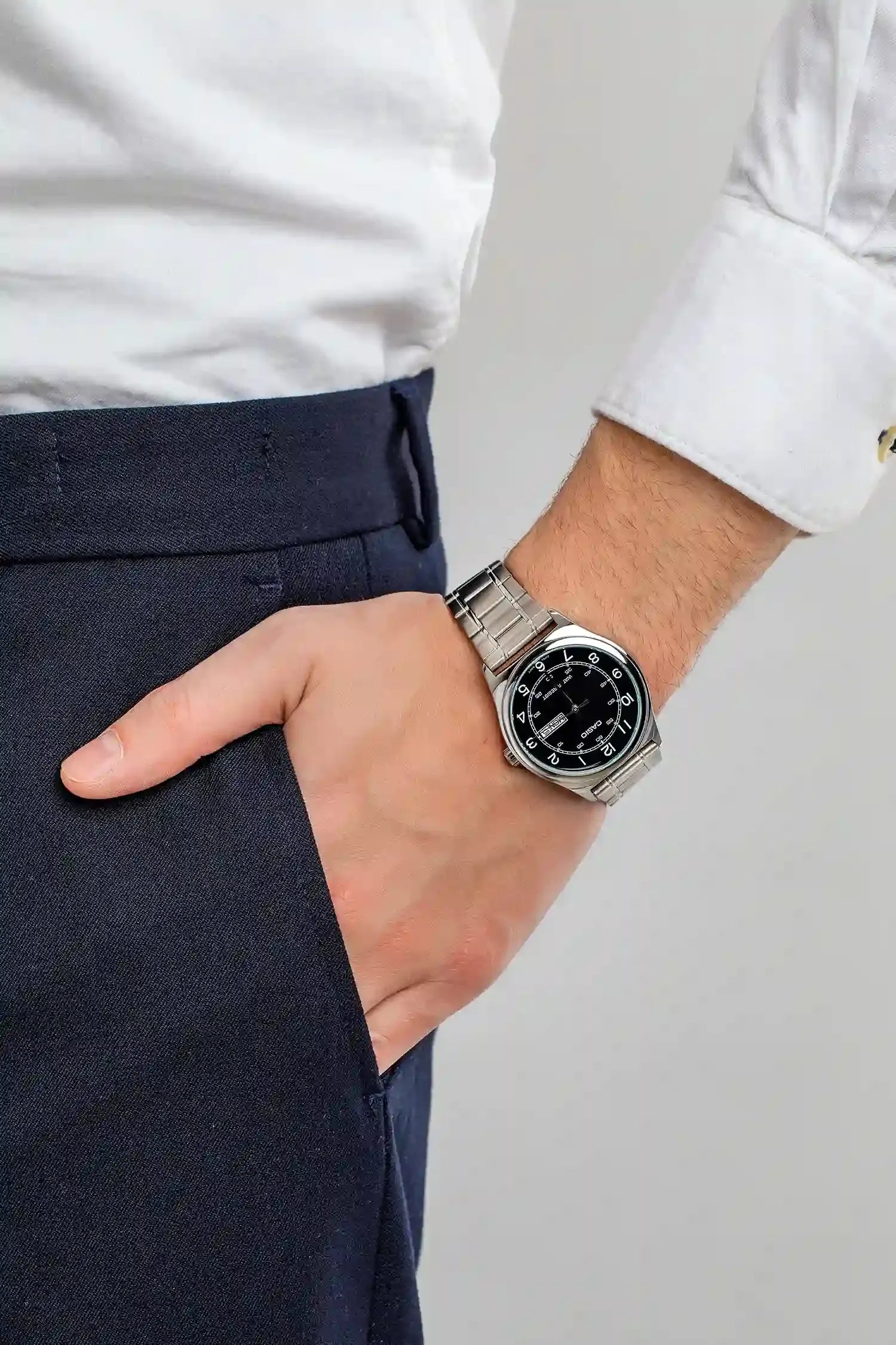 Casio MTP-V006D-1B2 Men Day-Date Watch