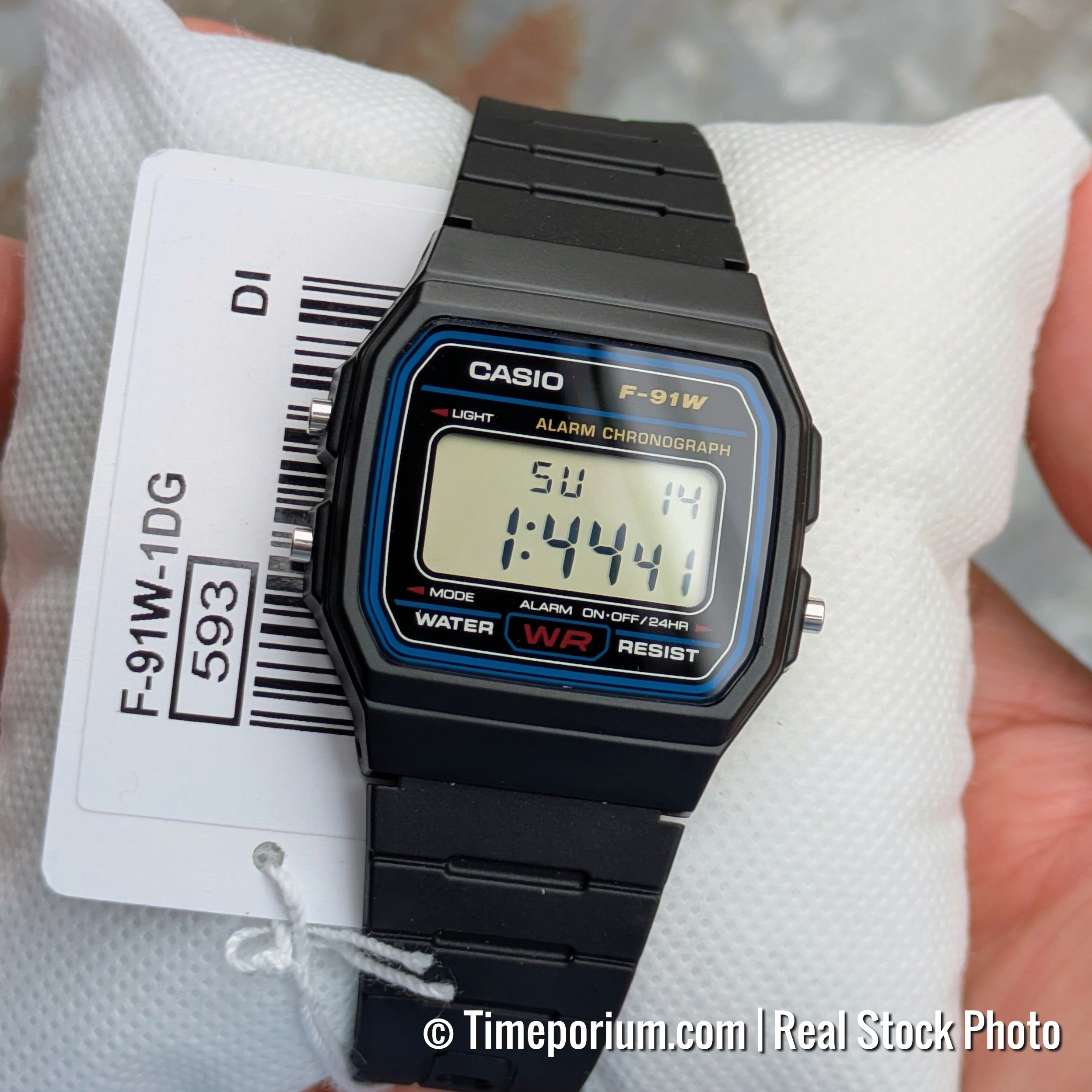 Casio F-91W Classic Digital Watch - The Legendary Retro Black
