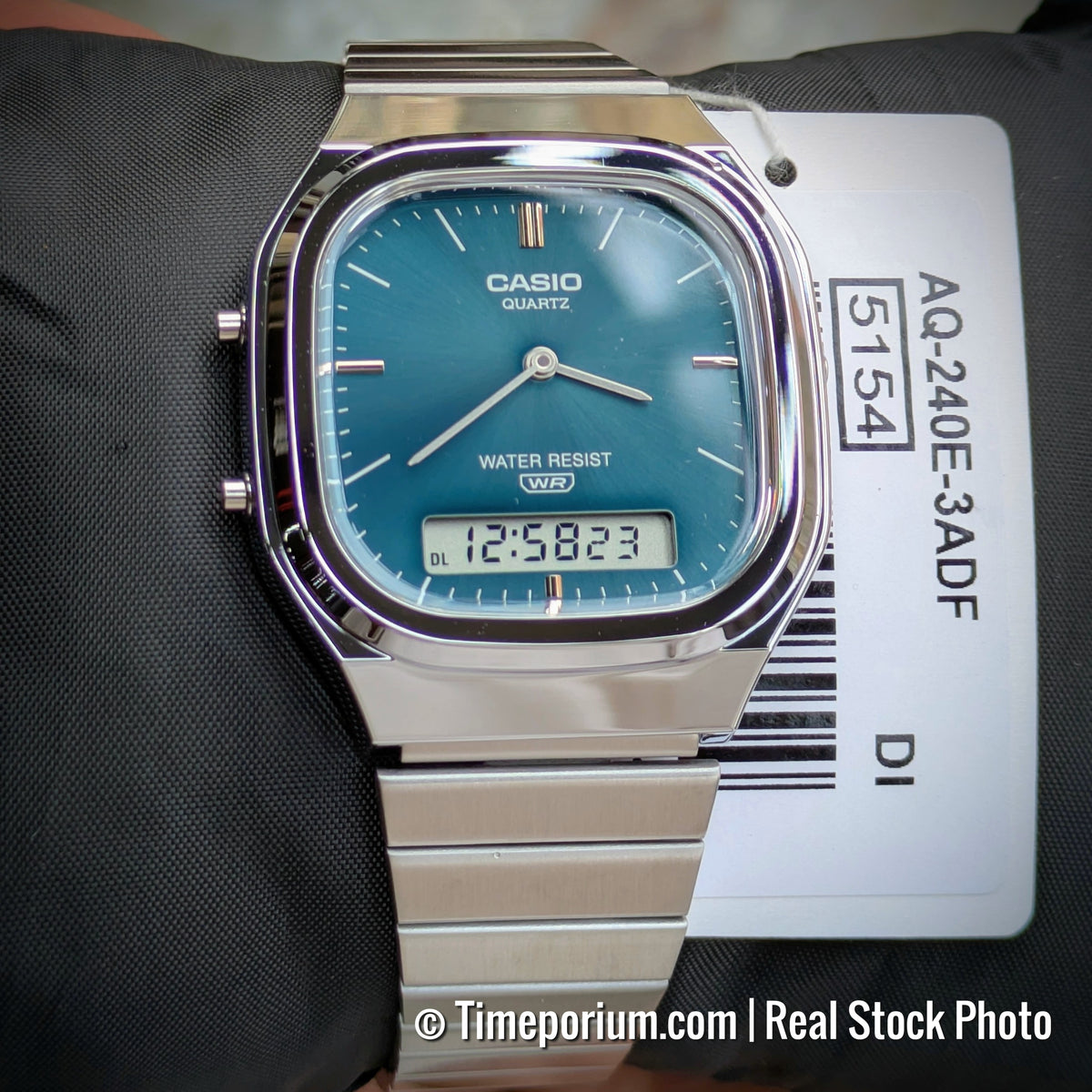 Casio AQ-240E-3A Unisex Vintage Analog-Digital Watch – Green Dial