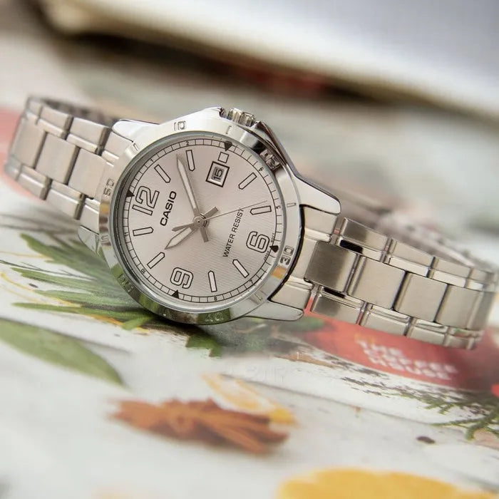 Casio MTP-V004D-7B2 Men Wrist Watch