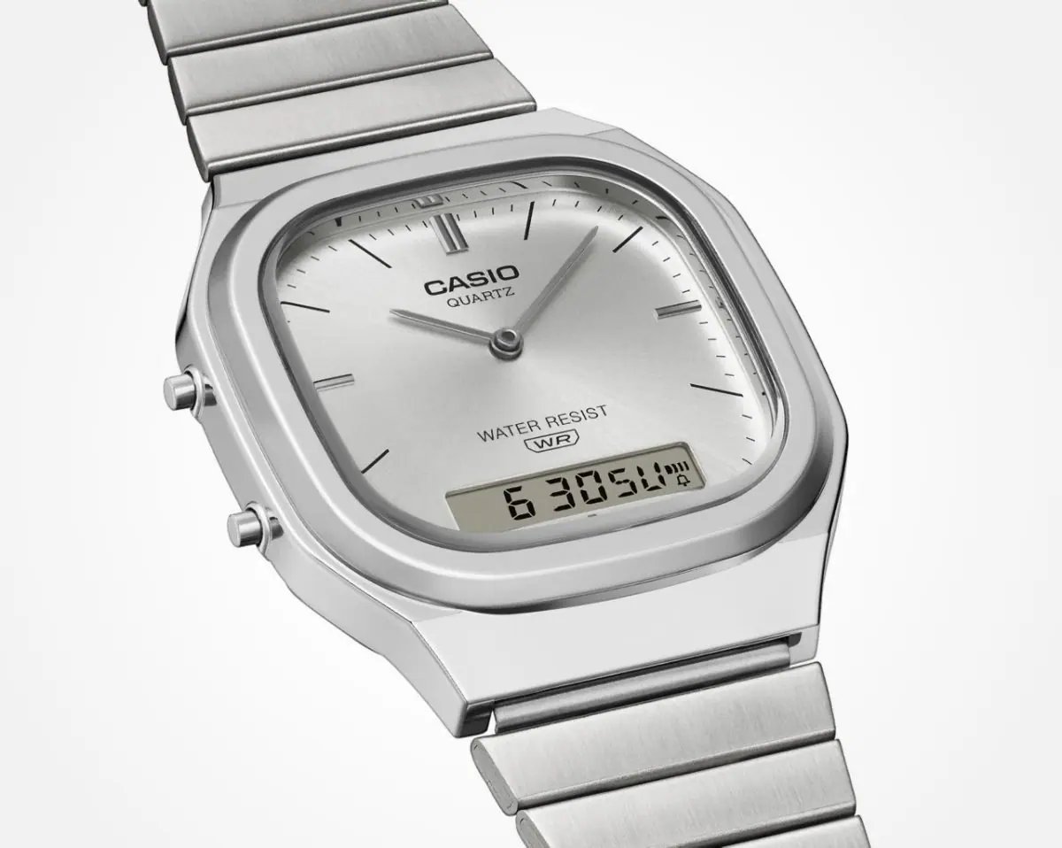 Casio AQ-240E-7A Vintage Analog-Digital Silver Dial Watch - Image 2